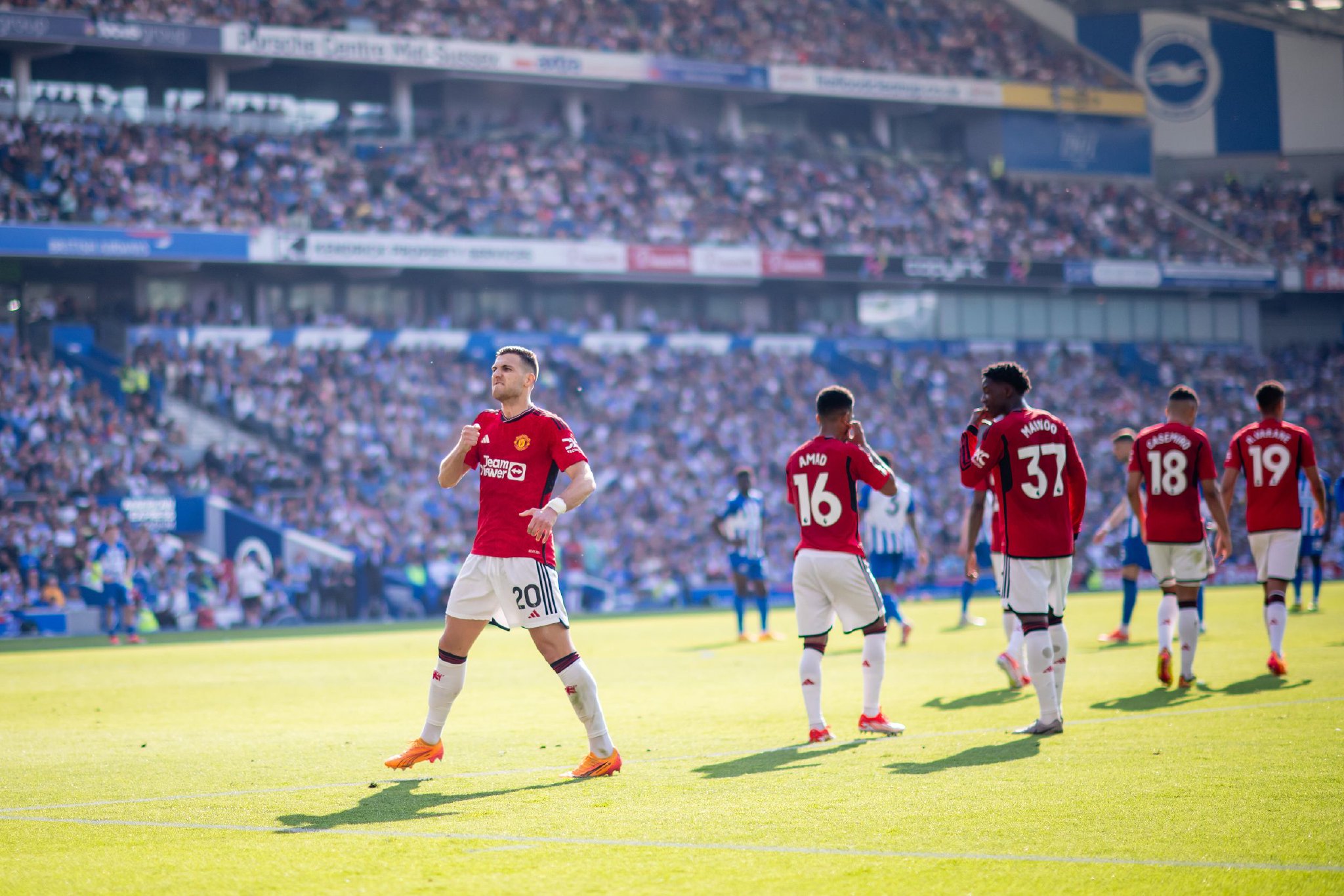 雙方陣容與 雙方陣容與